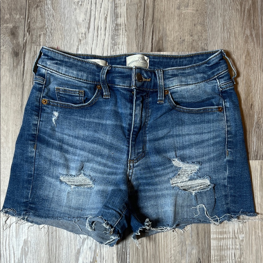 Universal Thread Blue Jean Distressed Shorts High Rise Midi Size 4